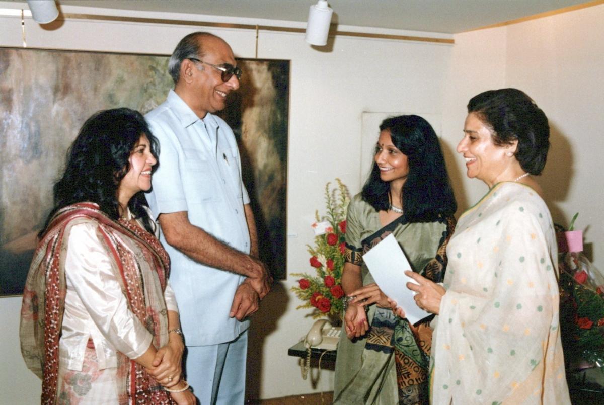 Pratimaben, Shashibhai  Morjaria-Organiser  Bakulben-Chief Guest, Rekha 